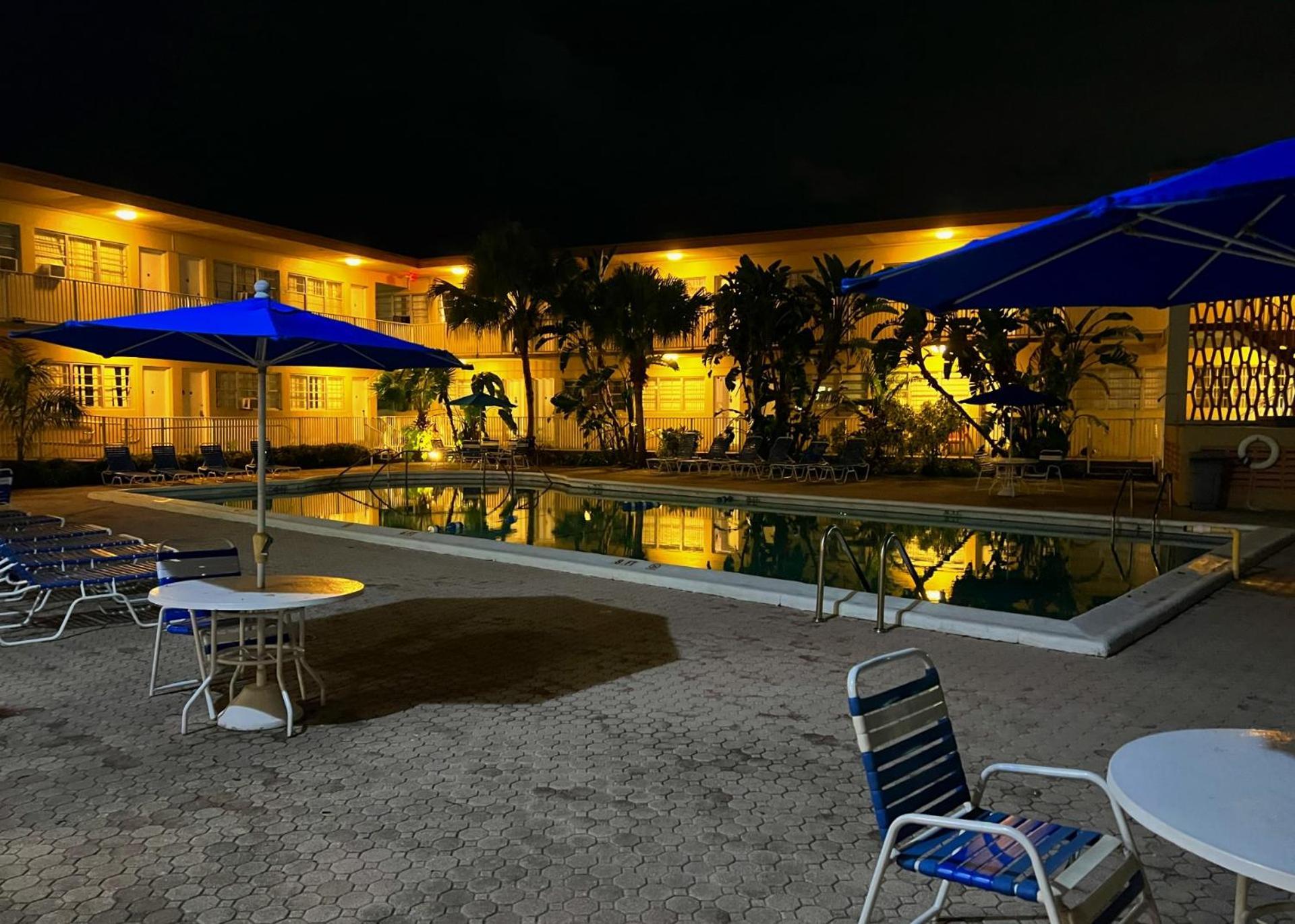 Bposhtels Hollywood Florida Hostel Exterior photo